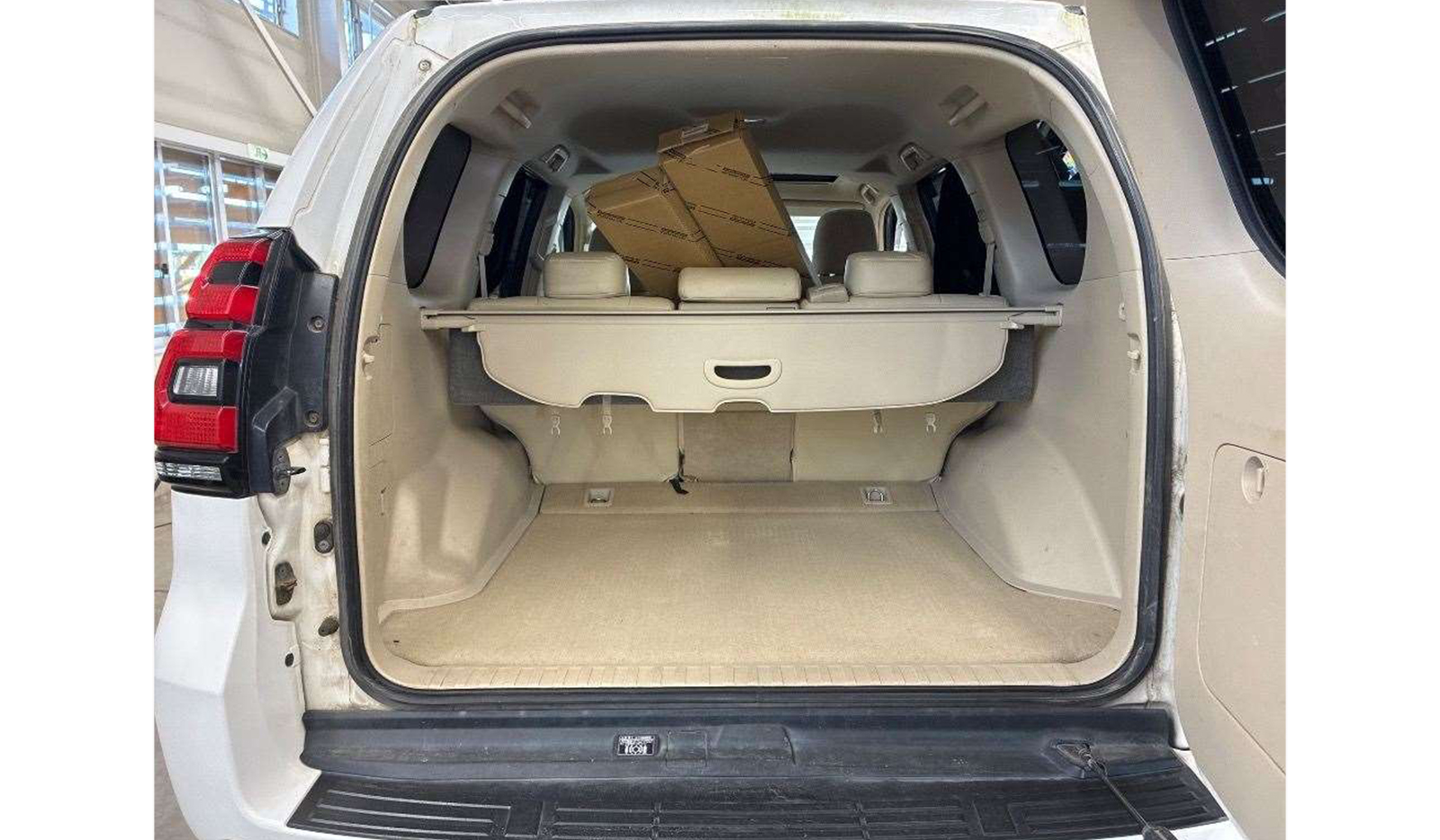 2020 Toyota Land Cruiser Prado image-8