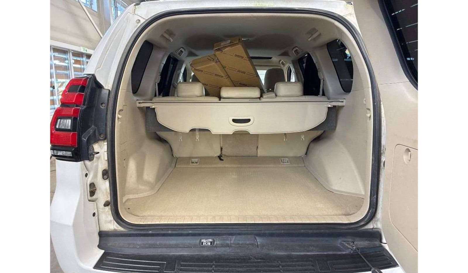 2020 Toyota Land Cruiser Prado image-8