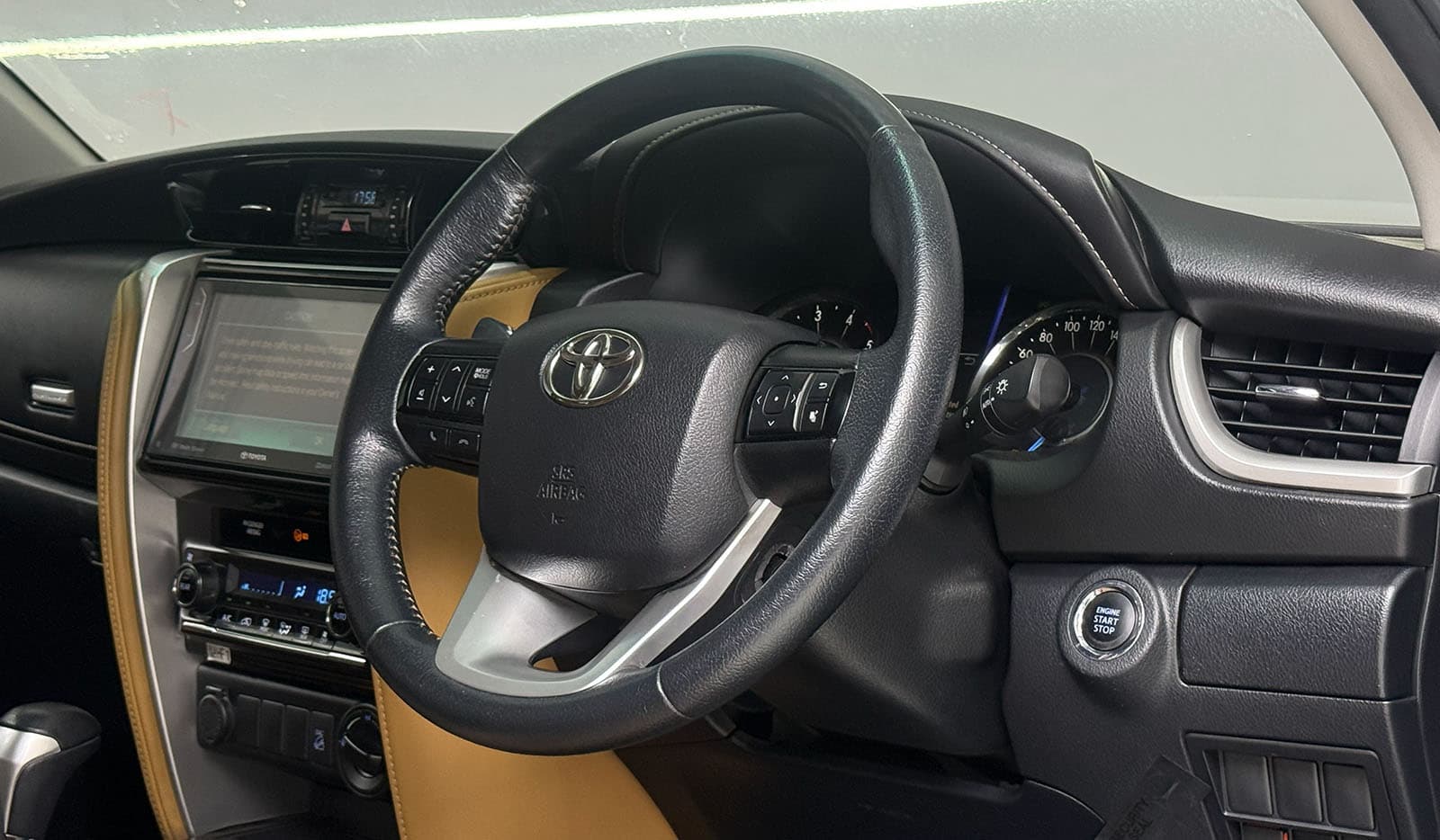 2019 Toyota Fortuner image-8