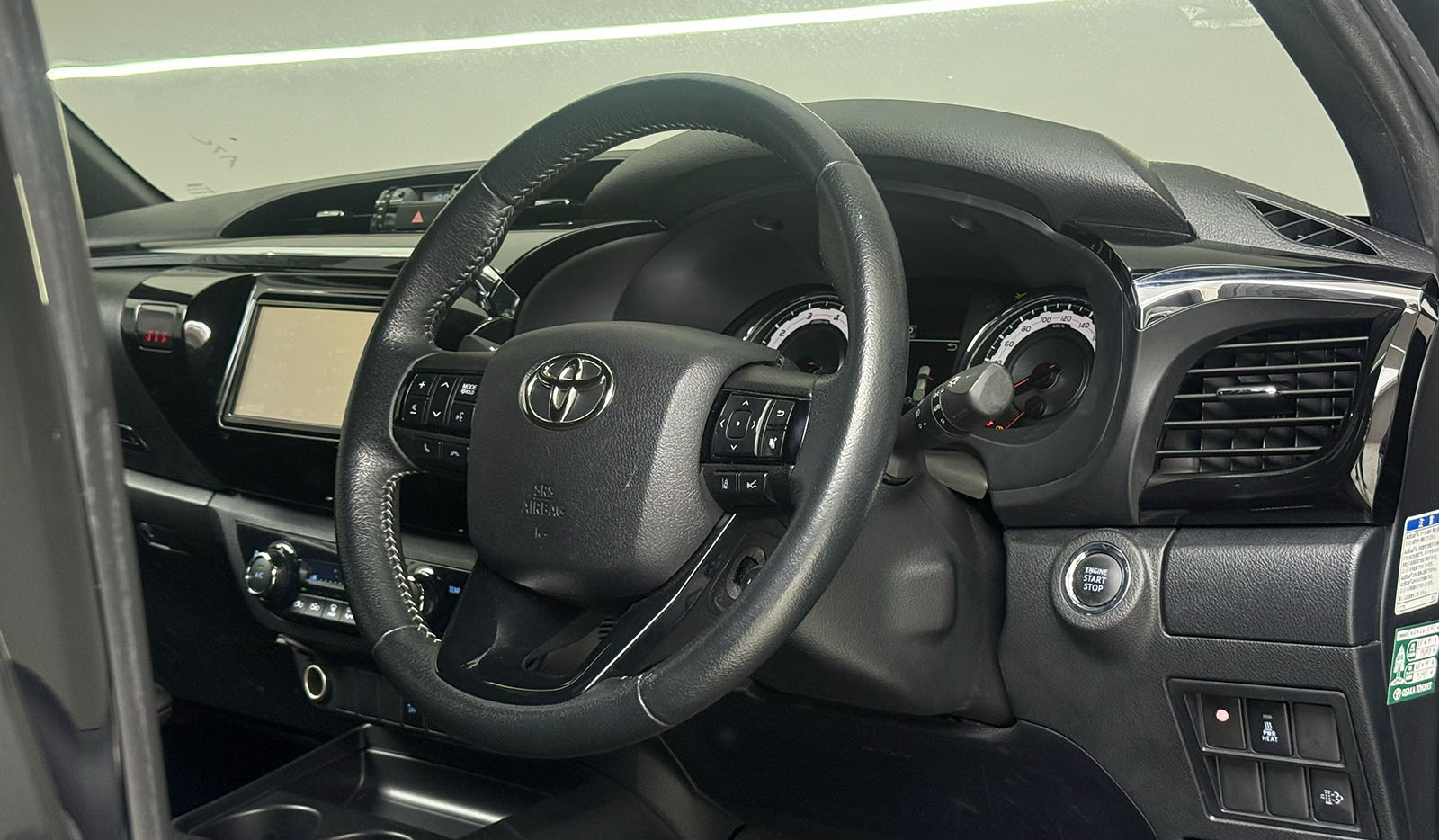 2020 Toyota Hilux Z Black Rally Edition image-8