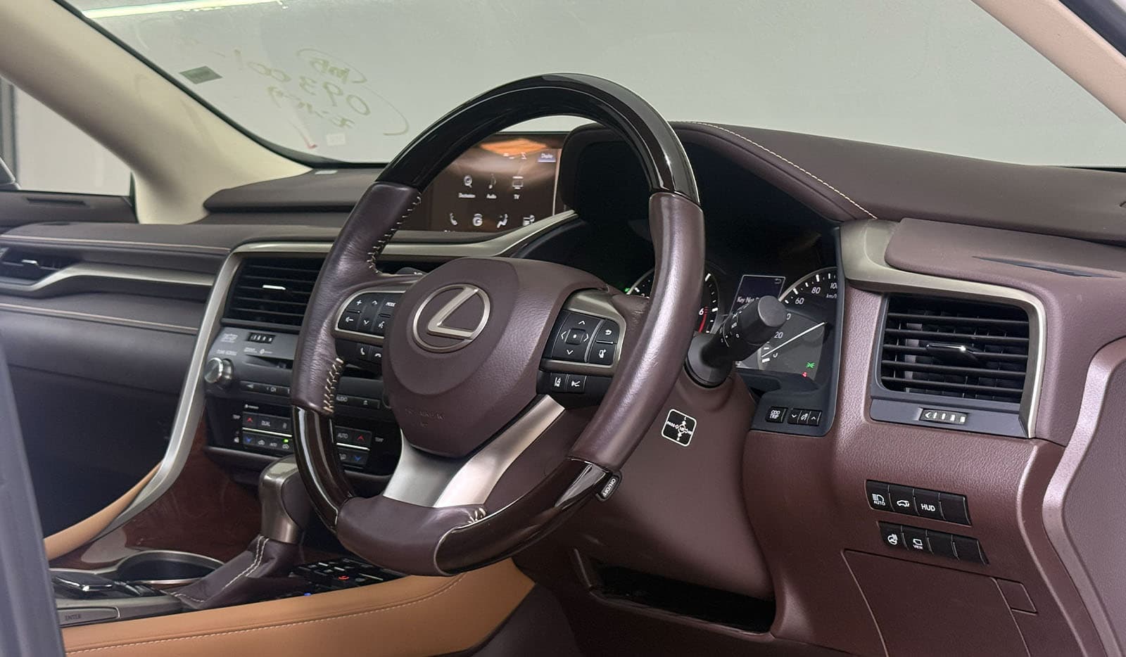 2019 Lexus RX300 VERSION L image-8