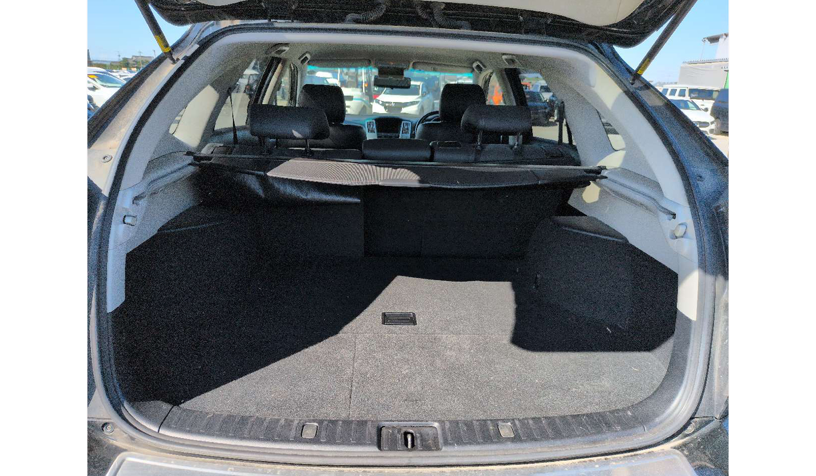2011 Toyota Harrier image-8