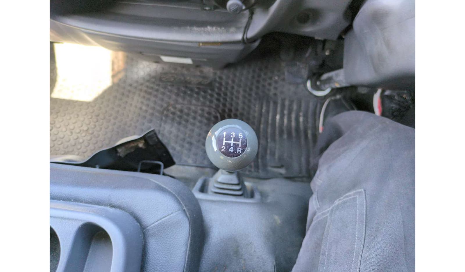 2010 Mazda Bongo image-8