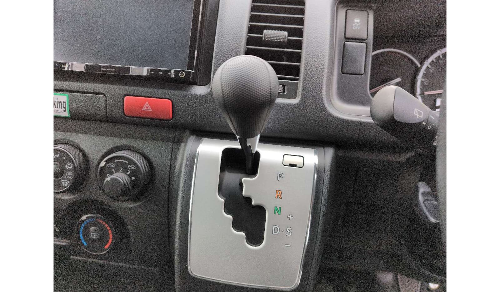 2019 Toyota Hiace Van image-8