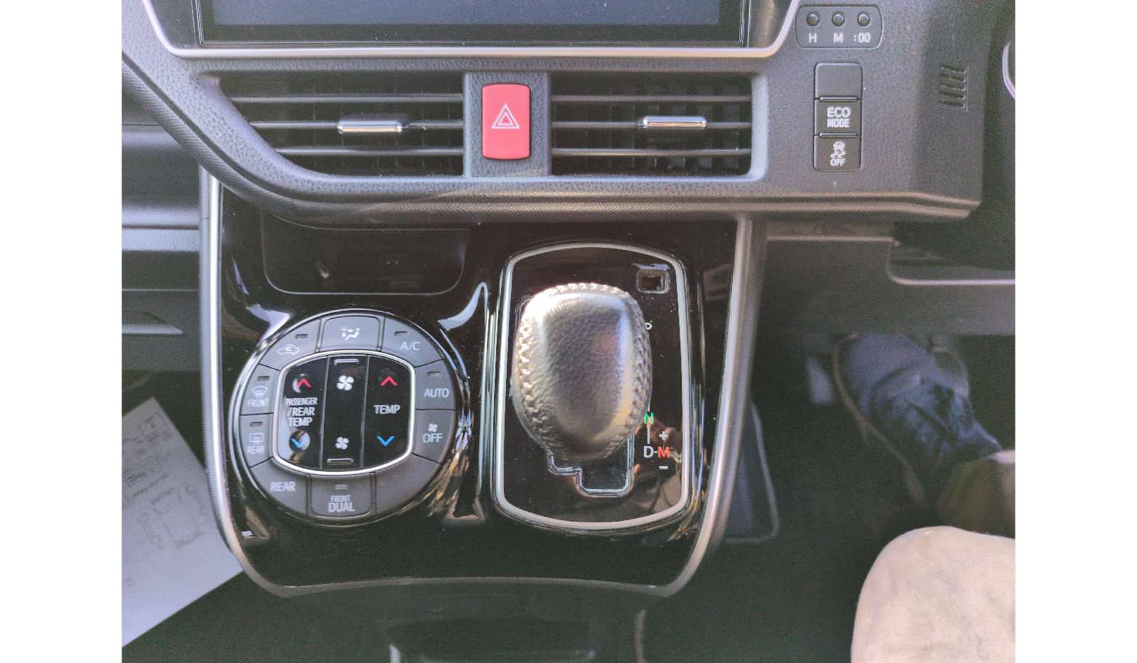 2019 Toyota Voxy image-8