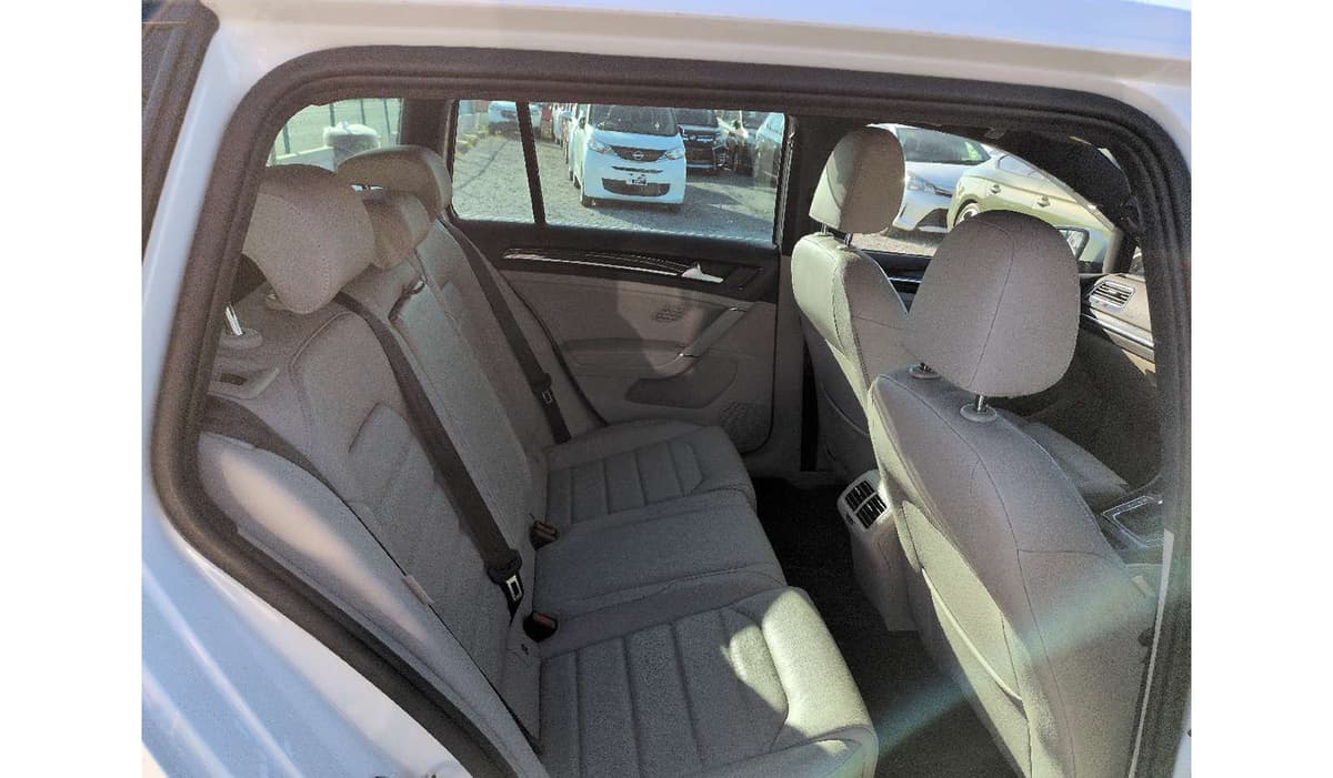2020 Volkswagen Golf Variant image-7