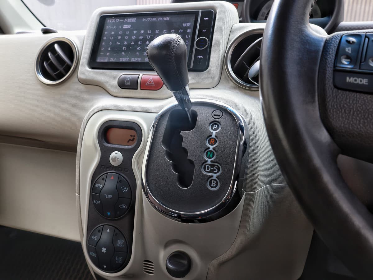 2012 Toyota Porte G image-11