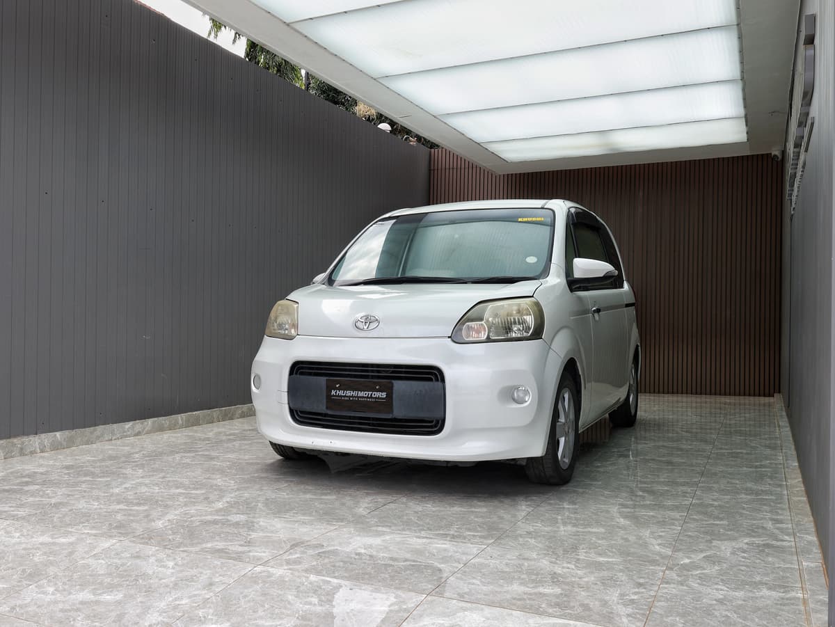 2012 Toyota Porte G image-3