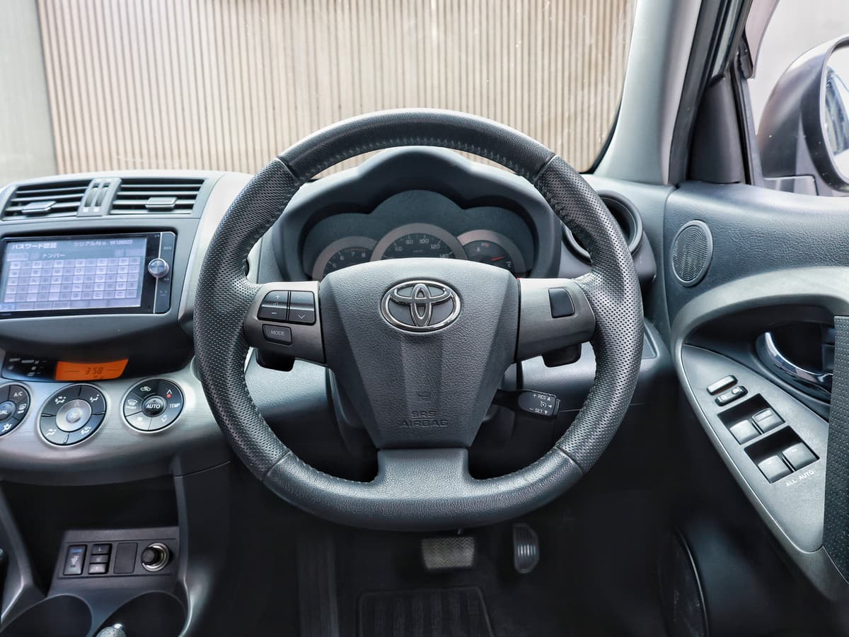 2013 Toyota Vanguard 240S G package image-9