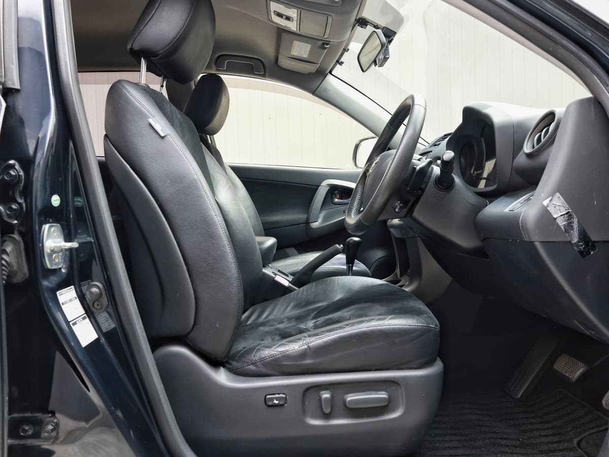 2013 Toyota Vanguard 240S G package image-13