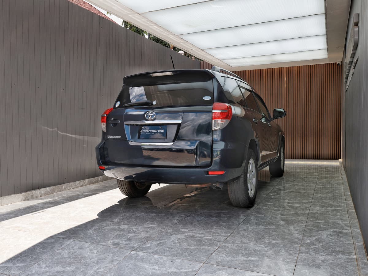 2013 Toyota Vanguard 240S G package image-6