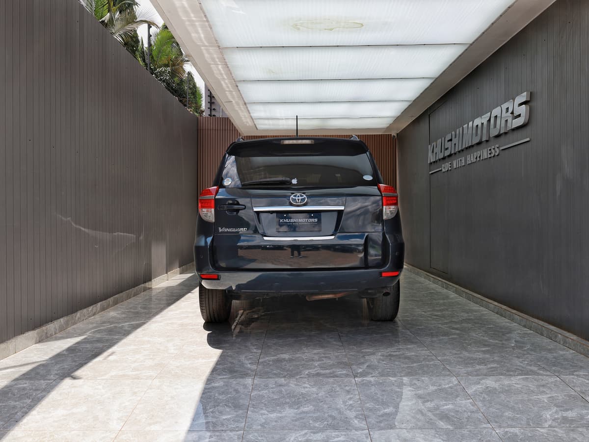 2013 Toyota Vanguard 240S G package image-5