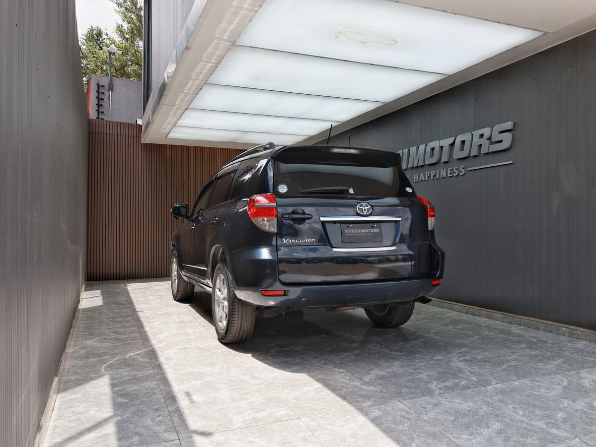 2013 Toyota Vanguard 240S G package image-4