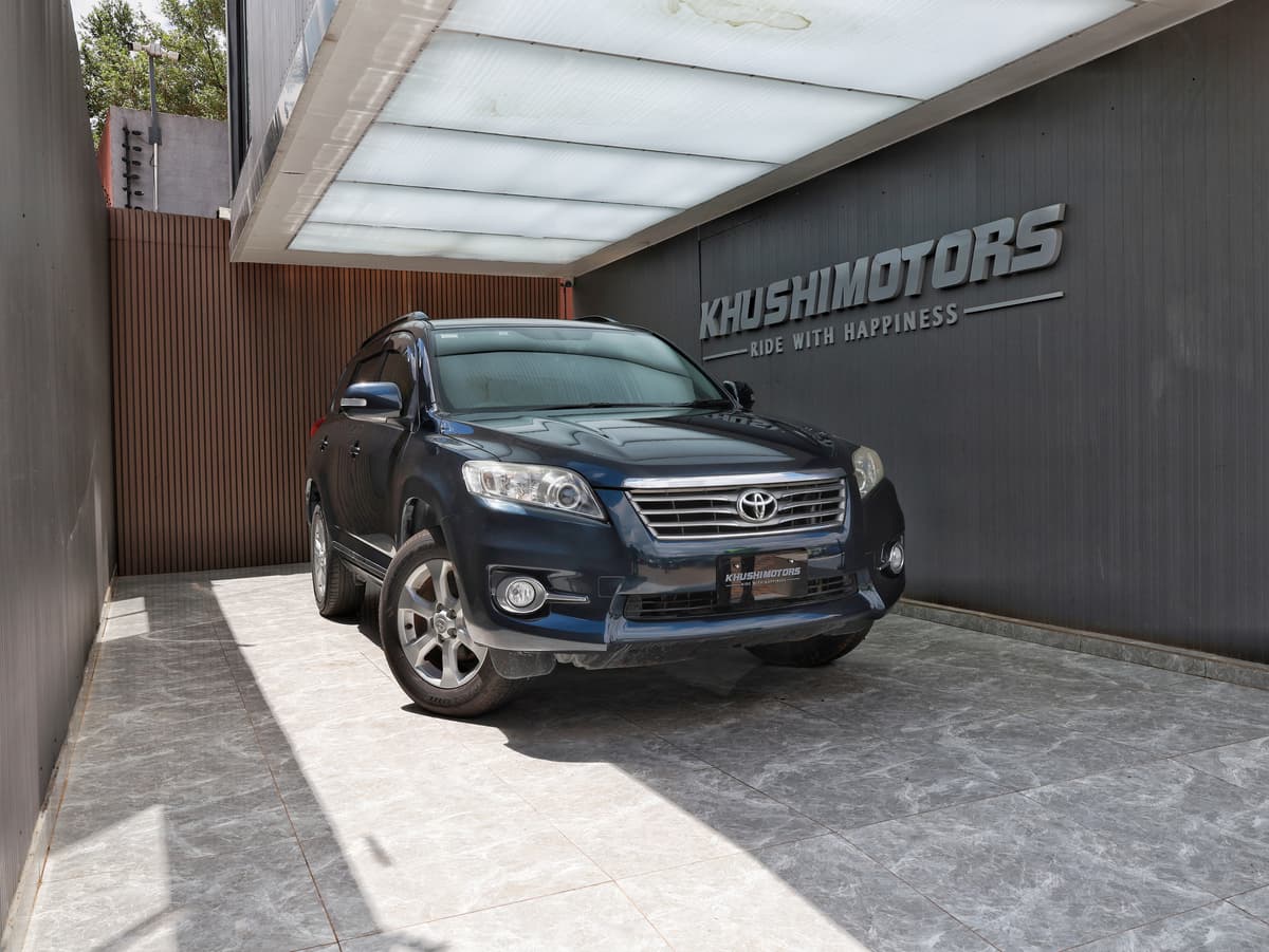 2013 Toyota Vanguard 240S G package image-1