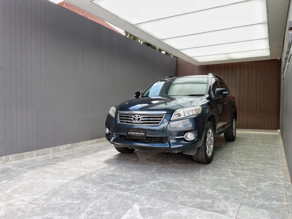 2013 Toyota Vanguard 240S G package image-3