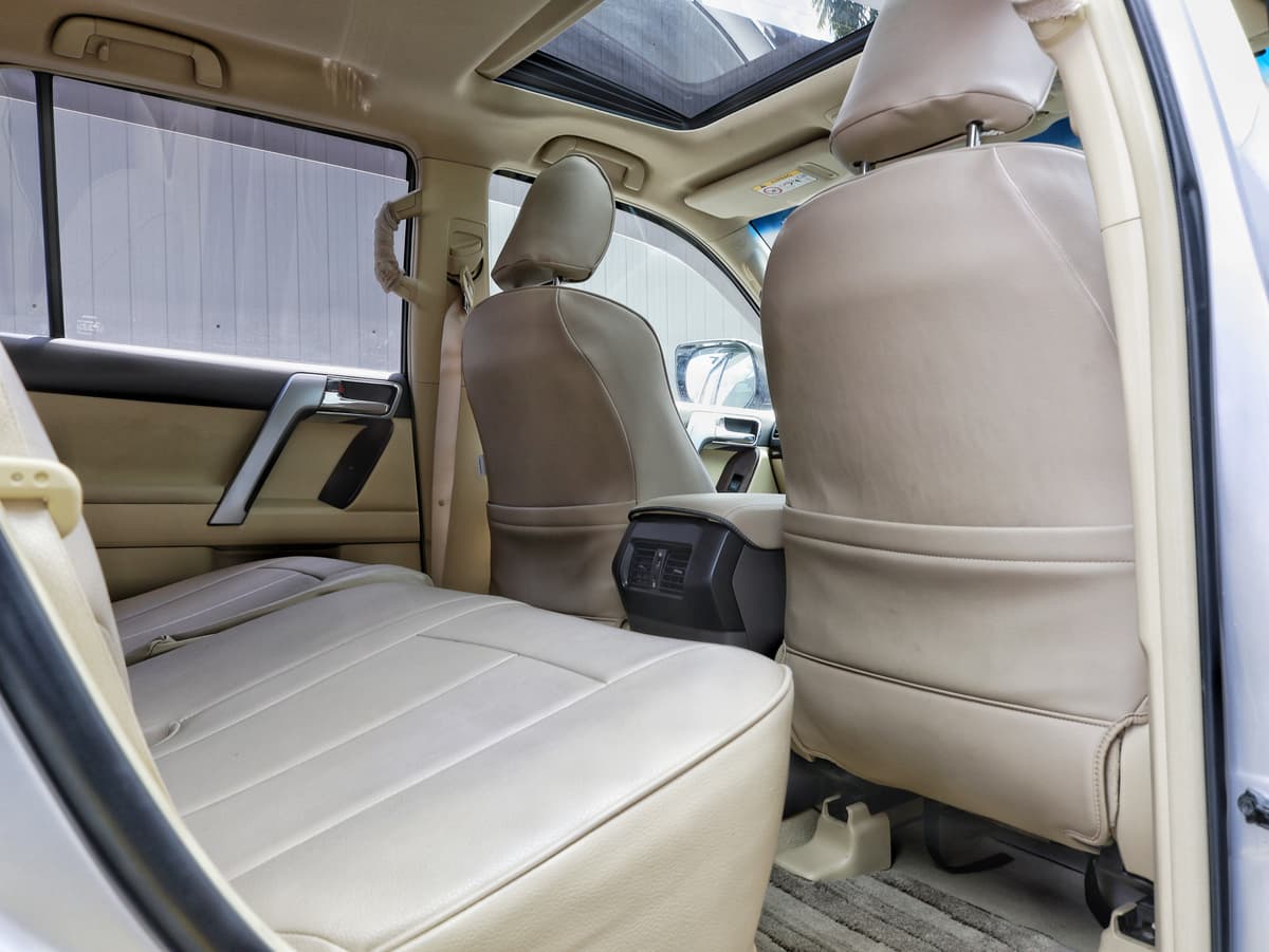 2017 Toyota Land Cruiser Prado TX image-11