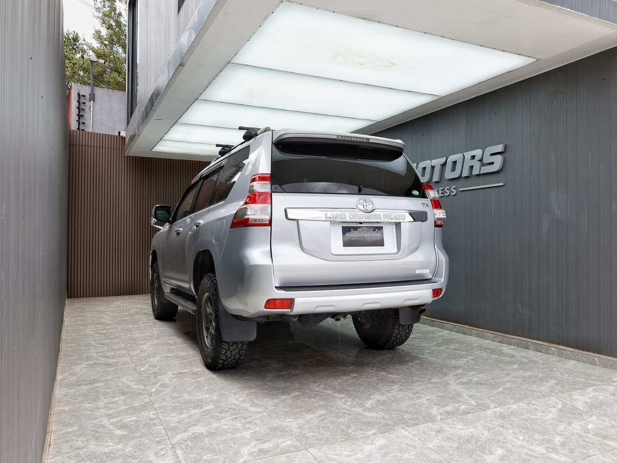 2017 Toyota Land Cruiser Prado TX image-4
