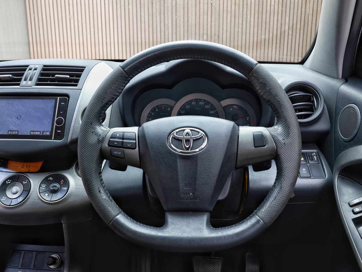 2013 Toyota Vanguard 240S image-9