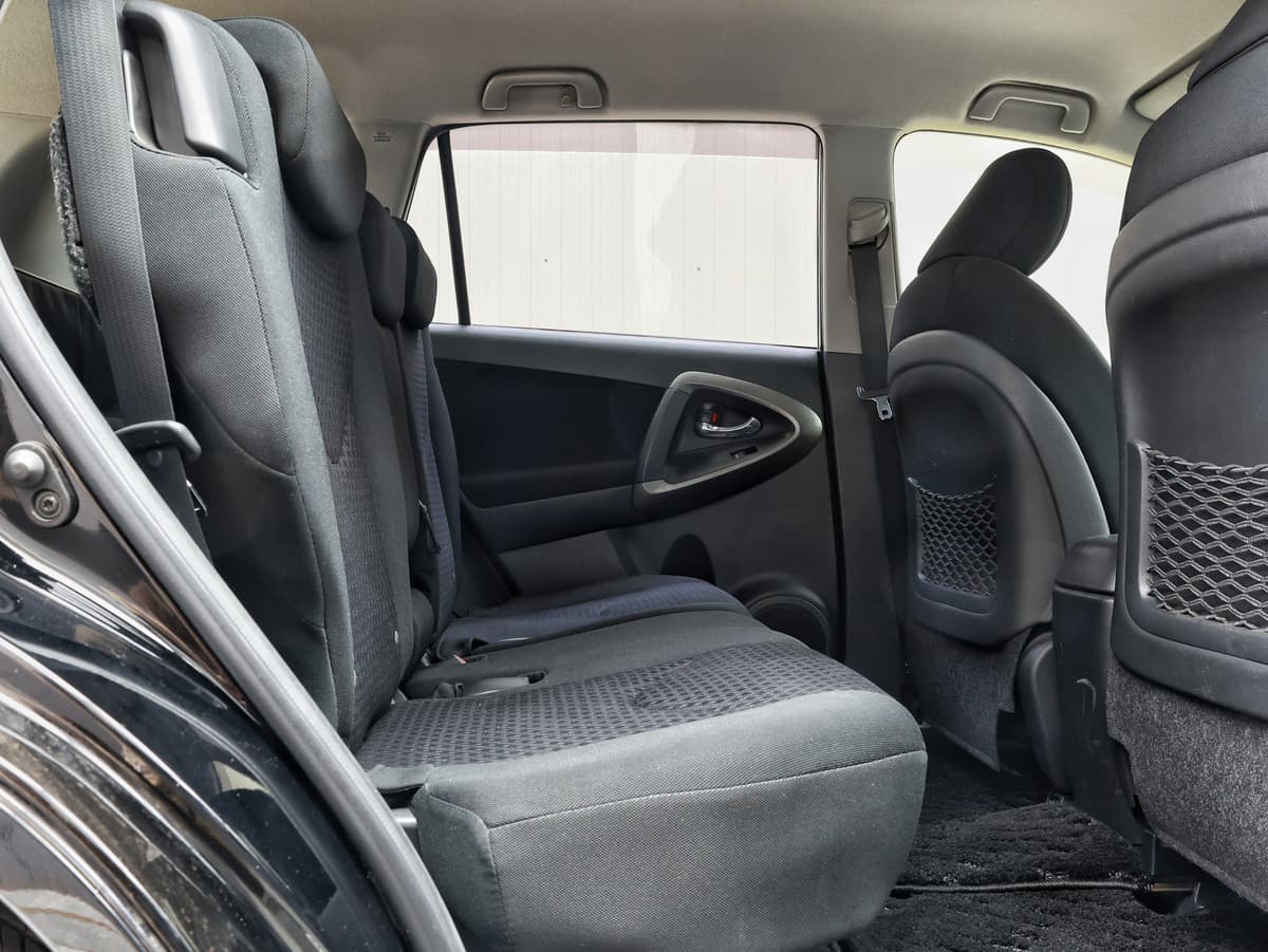 2013 Toyota Vanguard 240S image-13