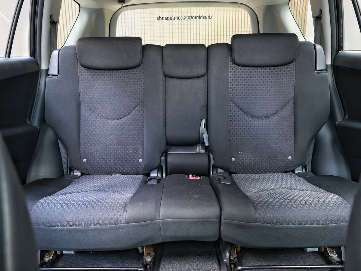 2013 Toyota Vanguard 240S image-15