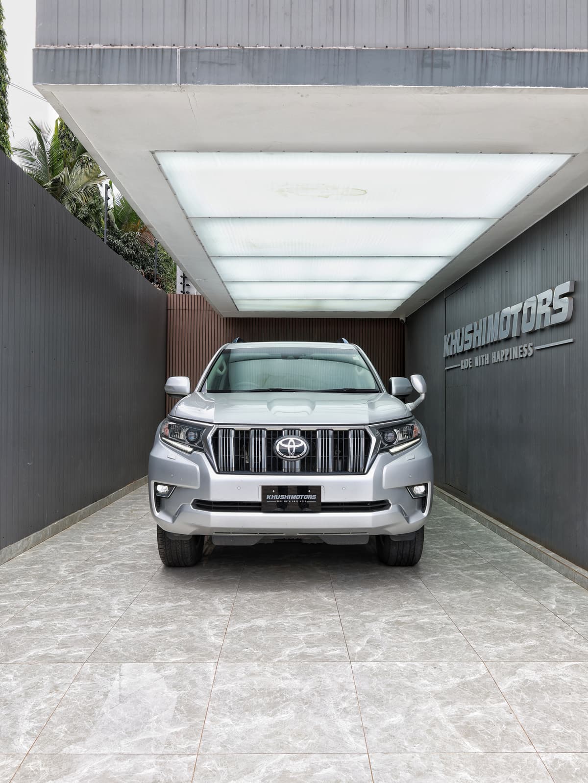 2017 Toyota Land Cruiser Prado TX image-2
