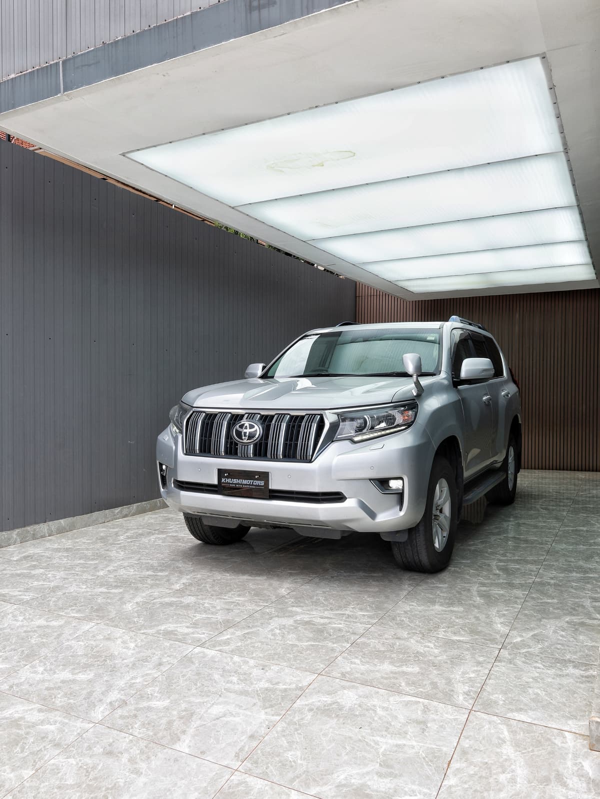 2017 Toyota Land Cruiser Prado TX image-3