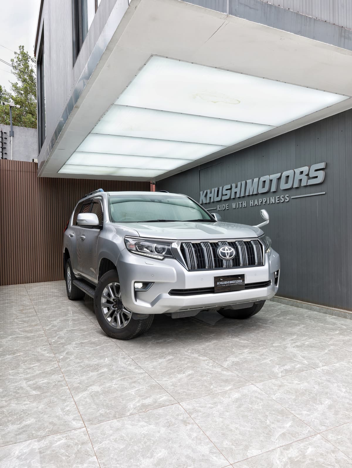 2017 Toyota Land Cruiser Prado TX image-1