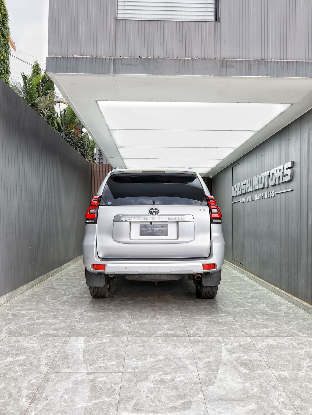 2017 Toyota Land Cruiser Prado TX image-5