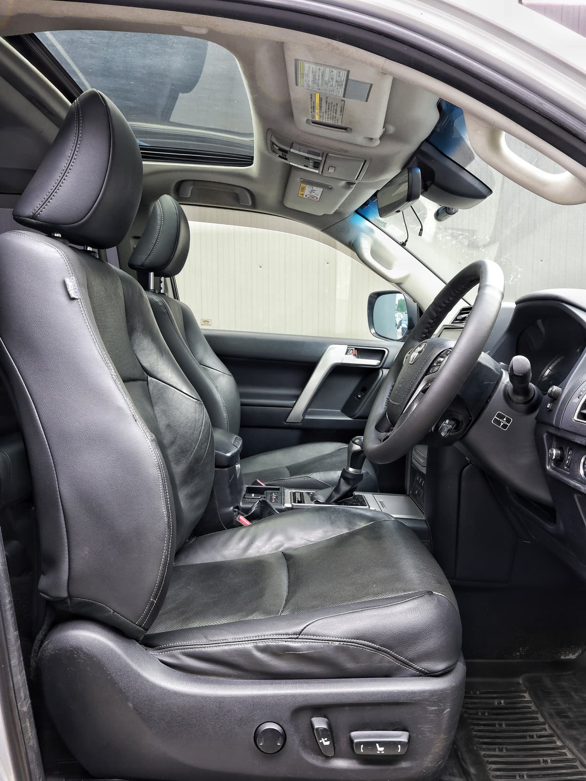2017 Toyota Land Cruiser Prado TX image-15