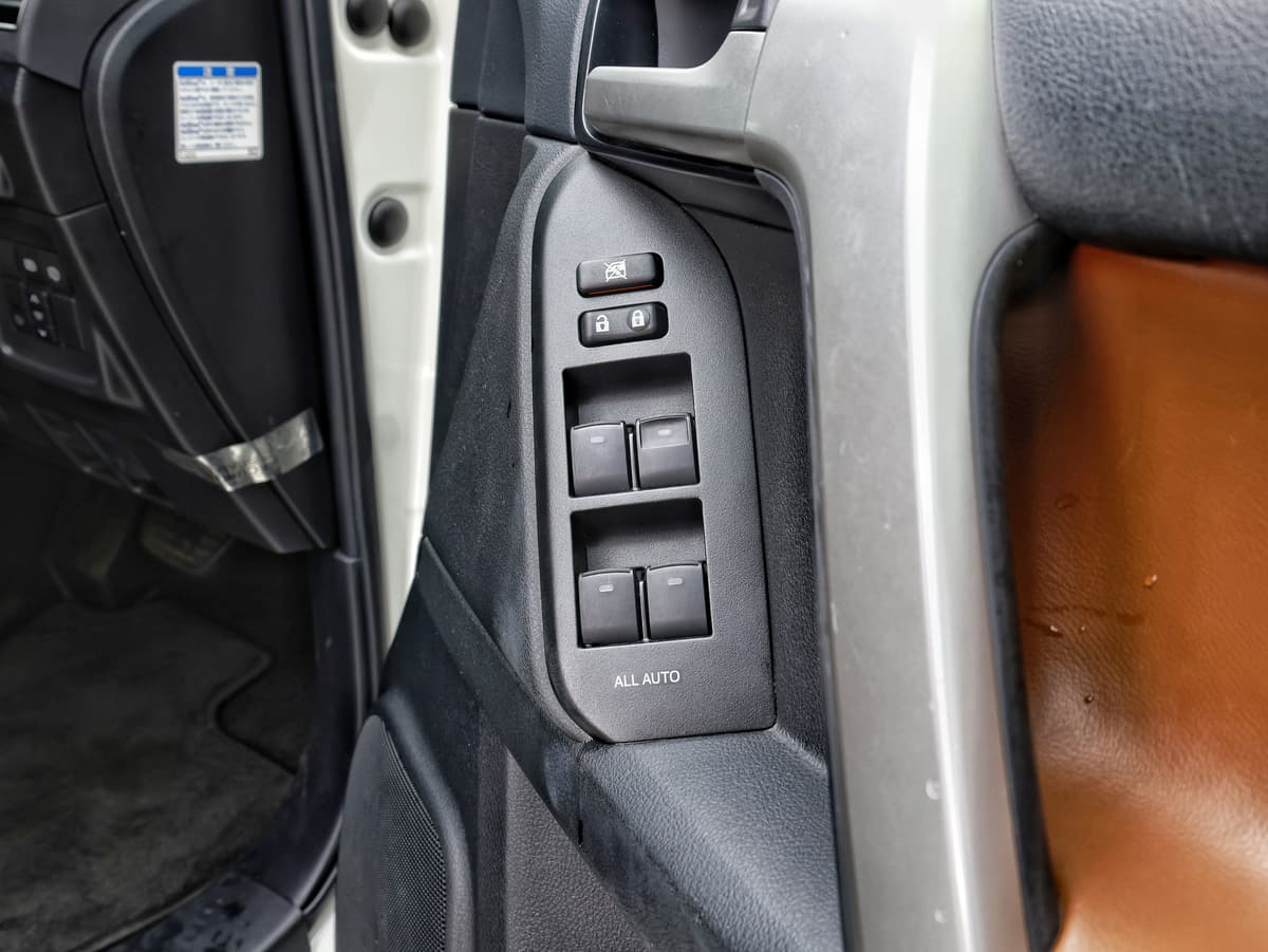 2021 Toyota Land Cruiser Prado 70th Anniversary TX-L image-11