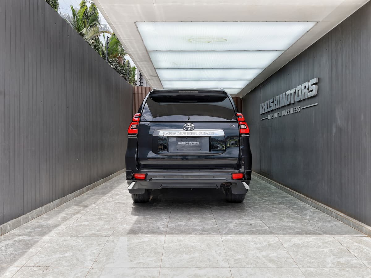 2017 Toyota Land Cruiser Prado TX image-4