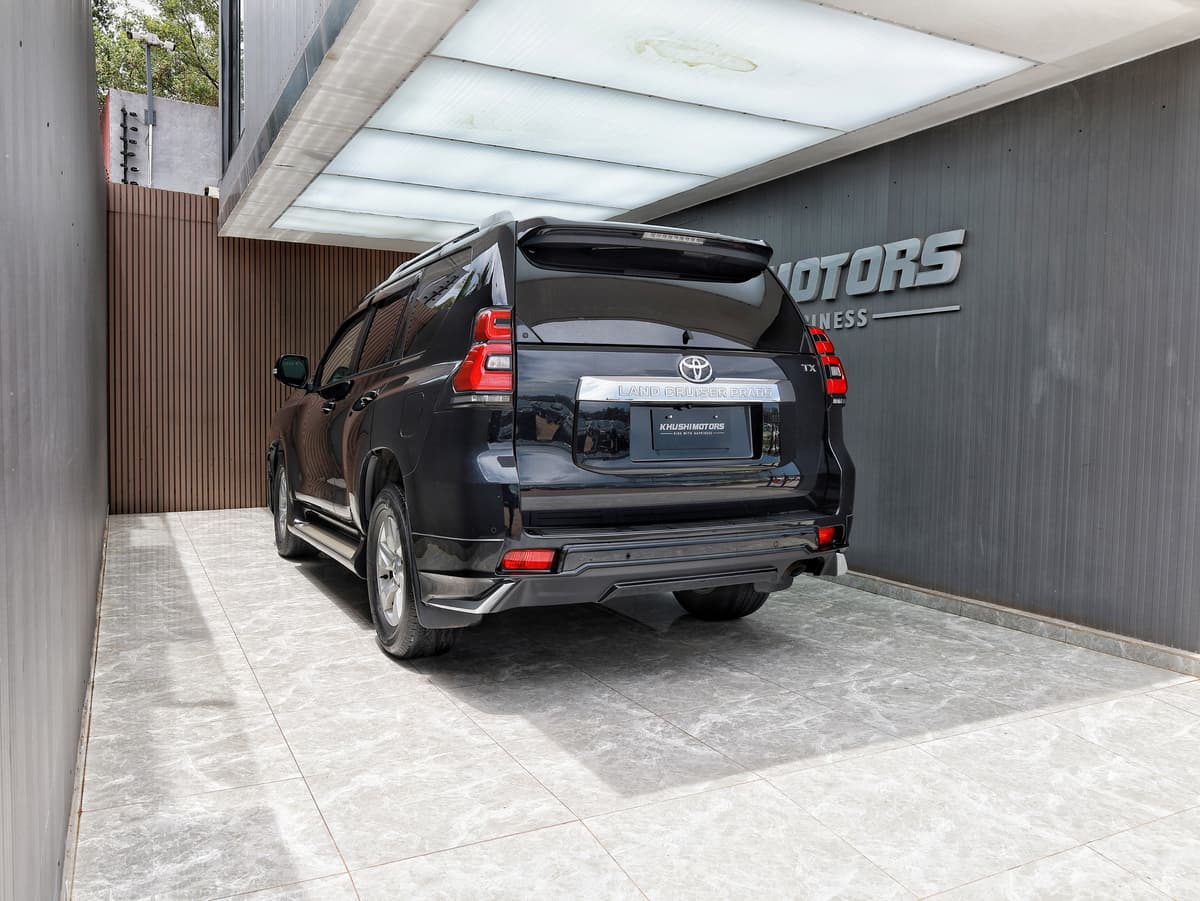 2017 Toyota Land Cruiser Prado TX image-5