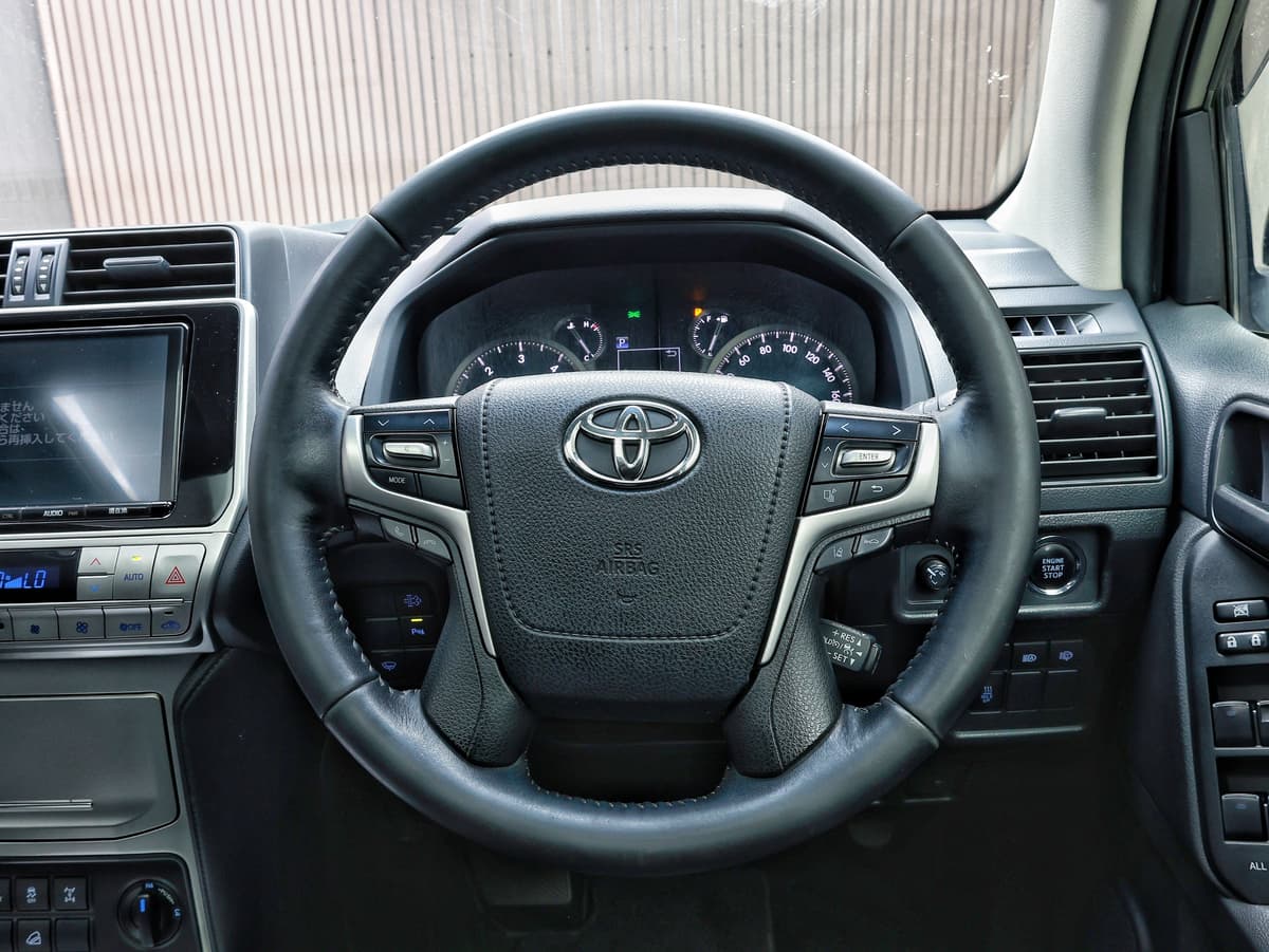 2017 Toyota Land Cruiser Prado TX image-8
