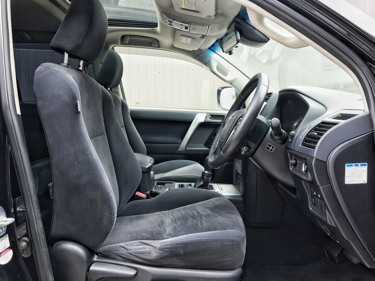 2017 Toyota Land Cruiser Prado TX image-11