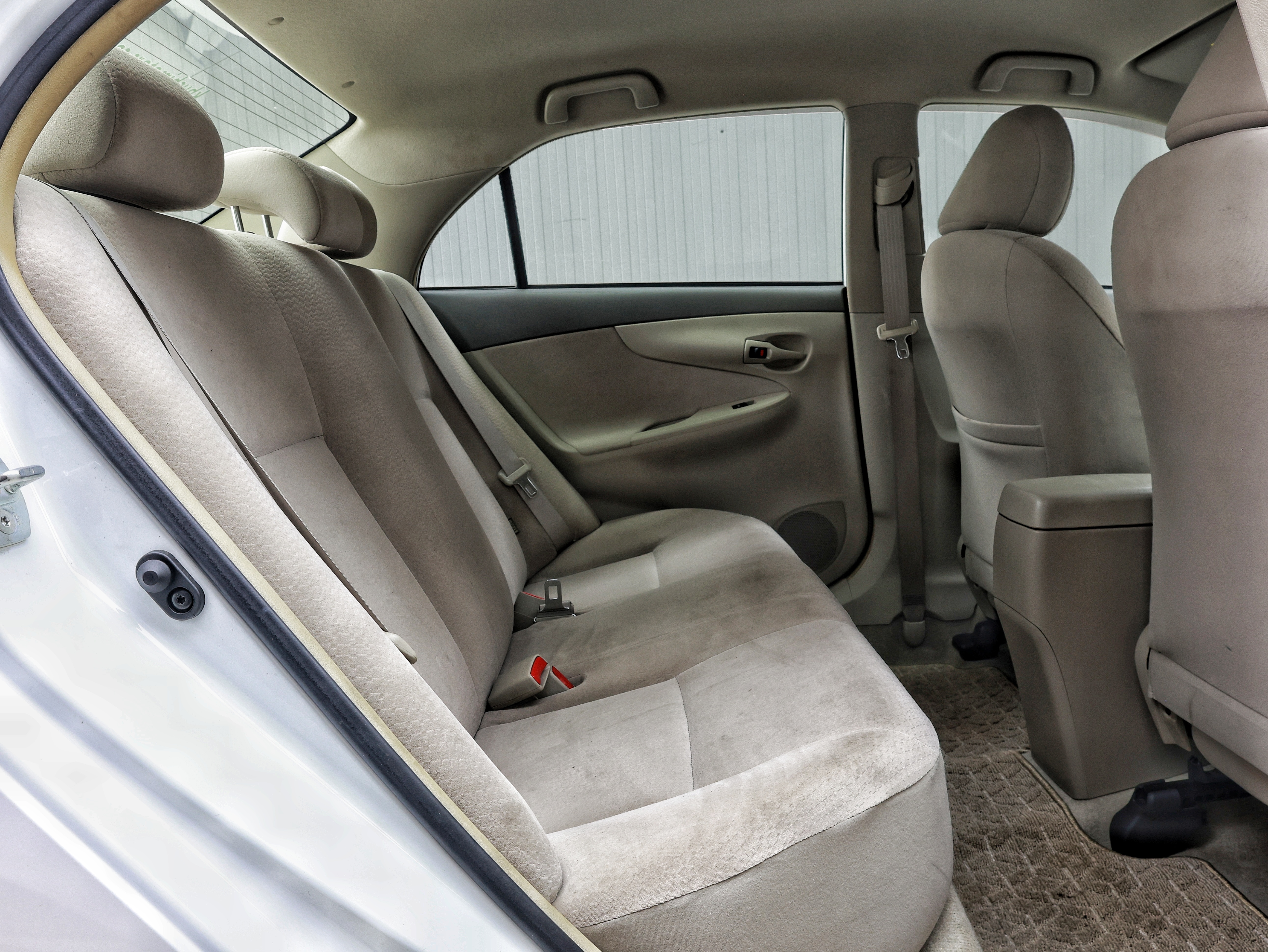 2012 Toyota Corolla Axio X image-13