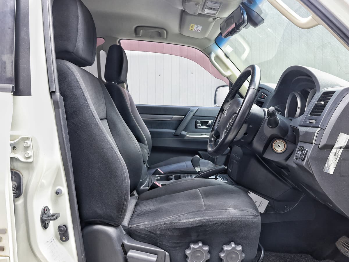 2013 Mitsubishi Pajero Long Exceed image-12