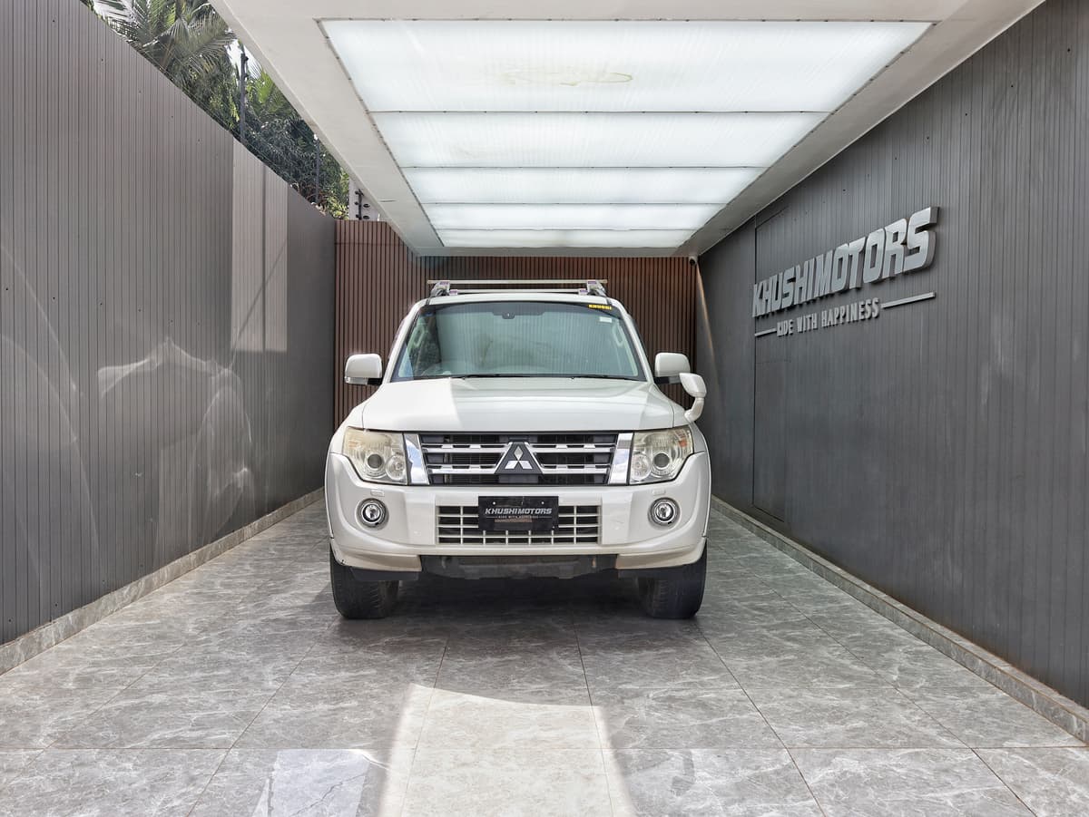 2013 Mitsubishi Pajero Long Exceed image-2