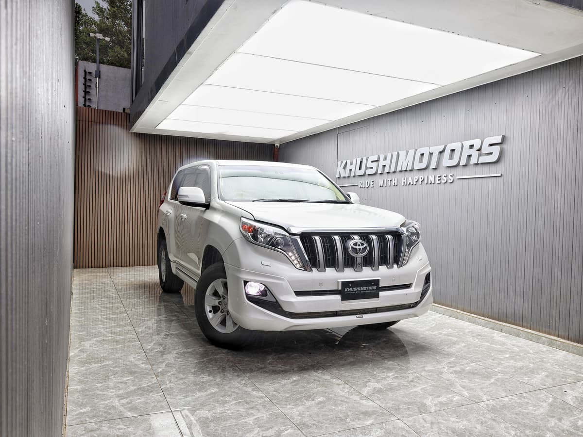 2017 Toyota Land Cruiser Prado TX-L package image-1