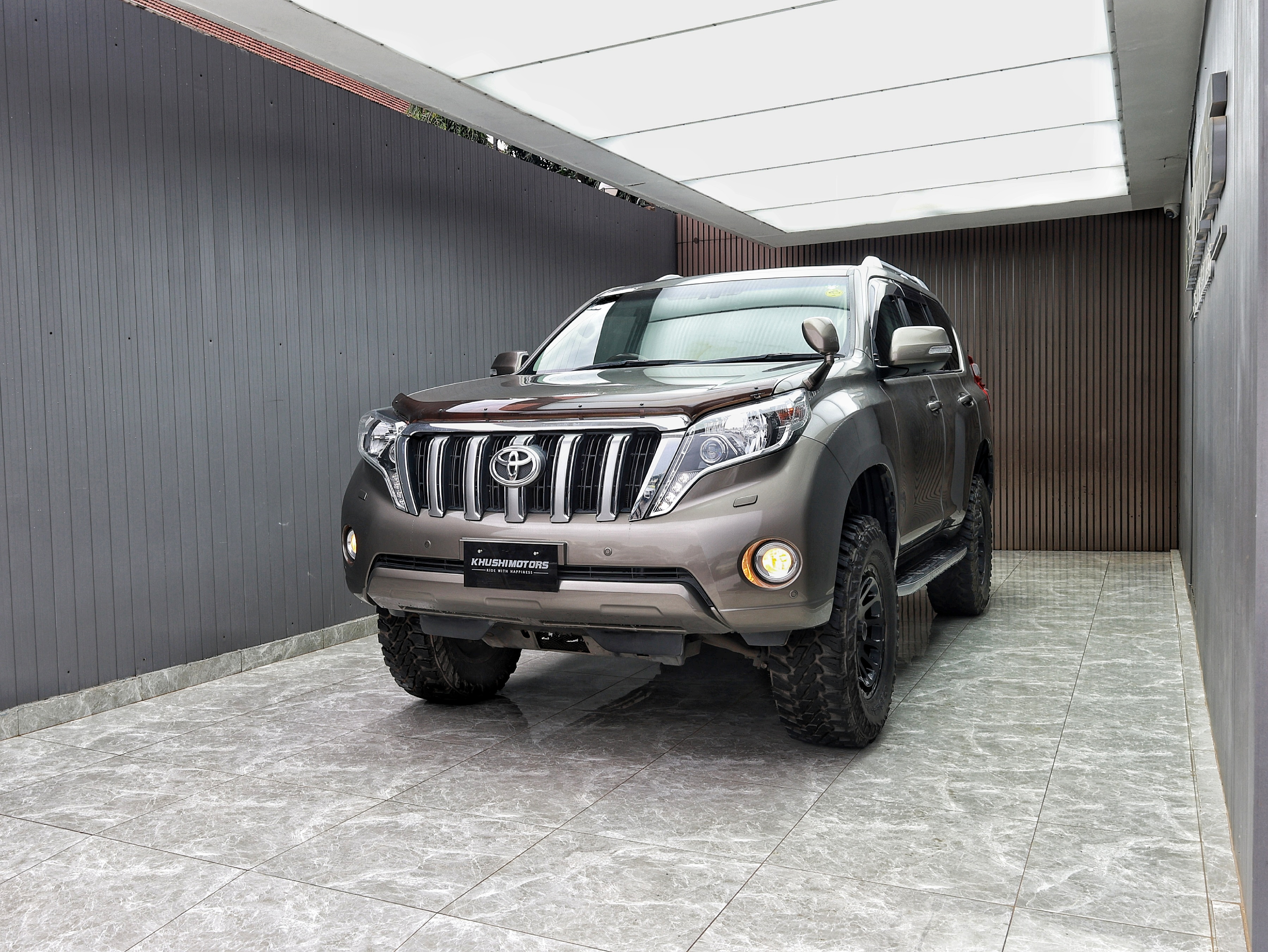 2017 Toyota Land Cruiser Prado TZ-G image-3