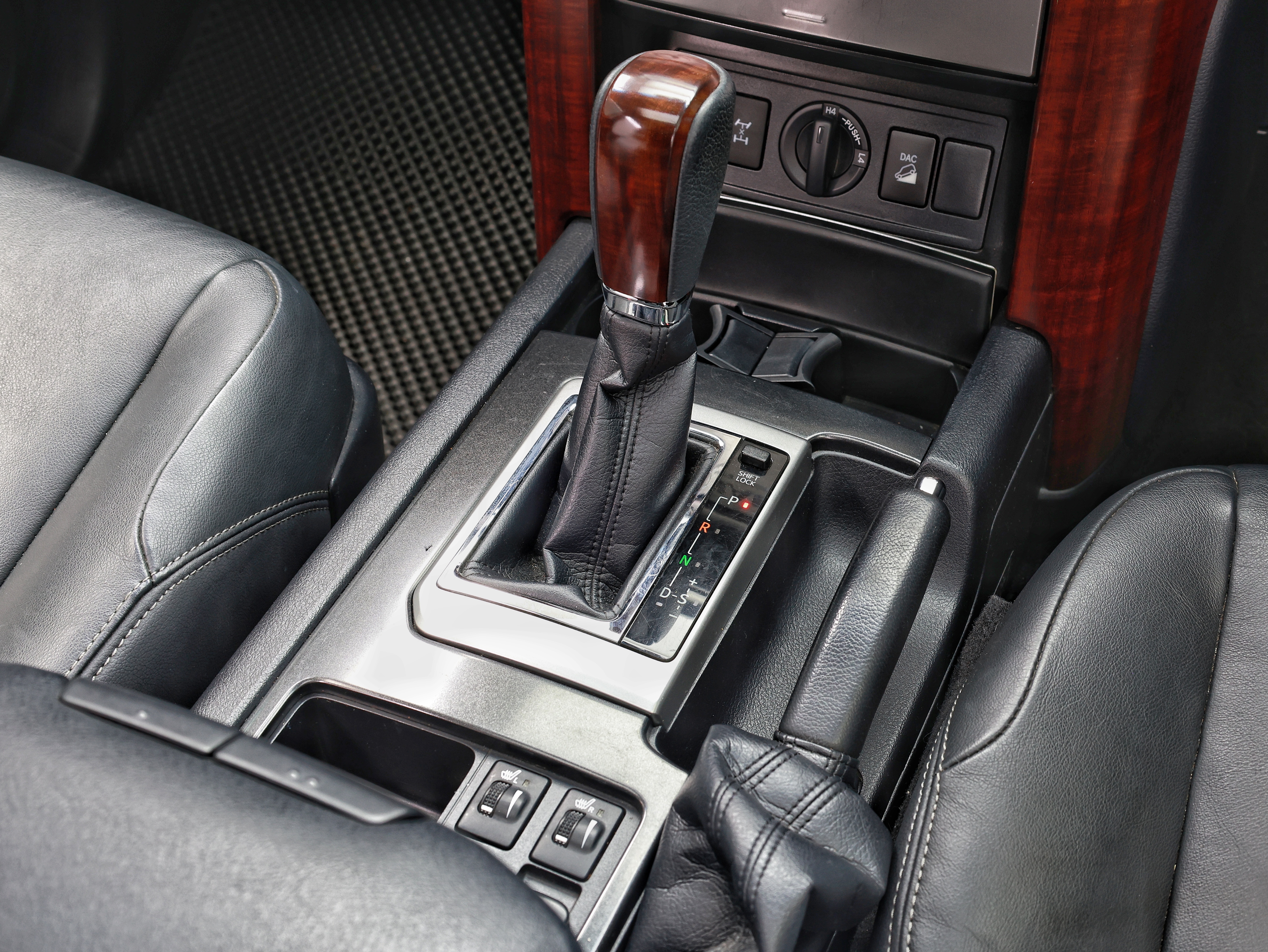 2017 Toyota Land Cruiser Prado TZ-G image-11