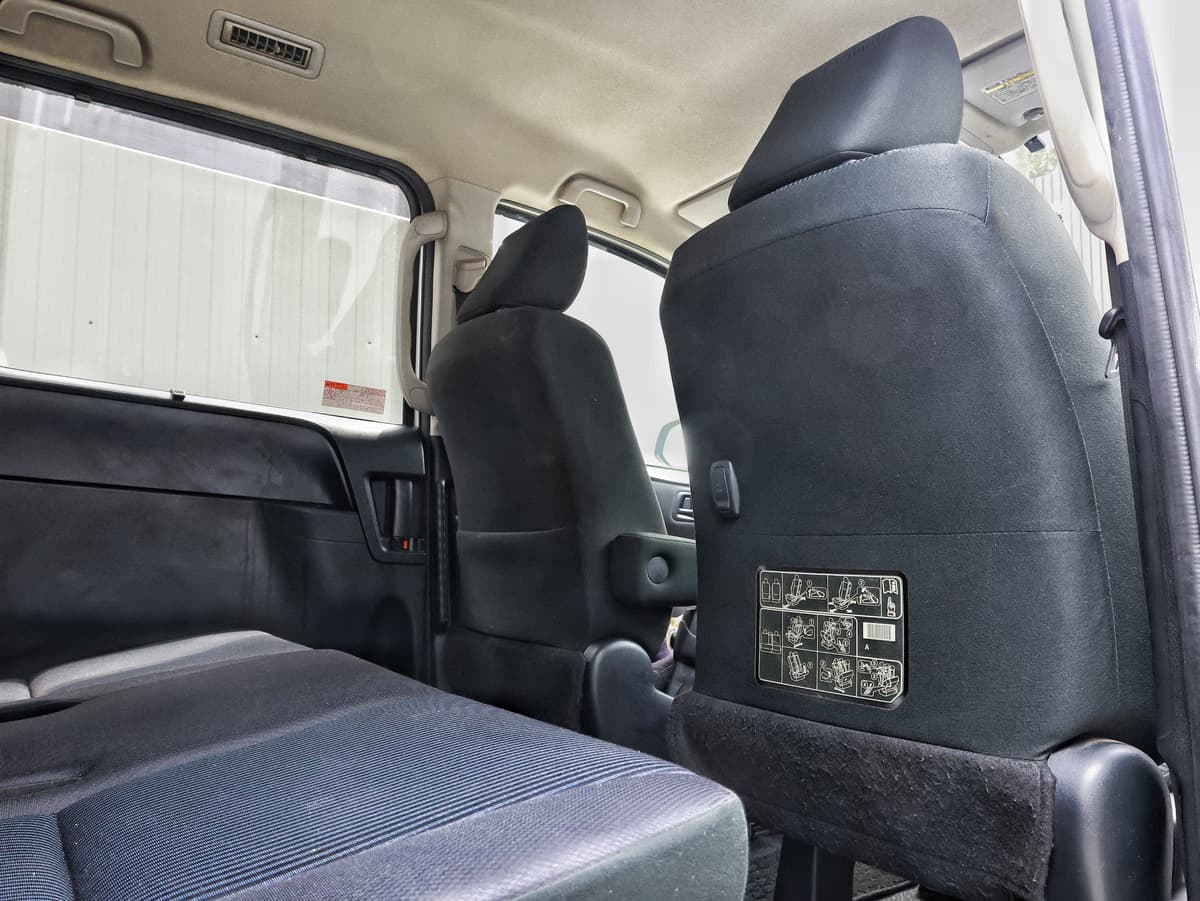 2017 Toyota Noah X image-12