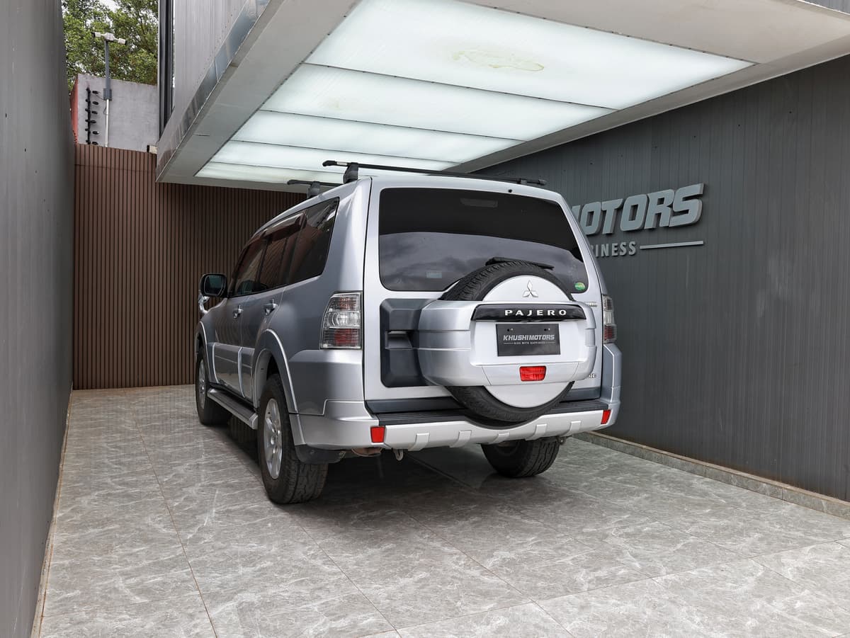 2013 Mitsubishi Pajero Long Exceed image-4