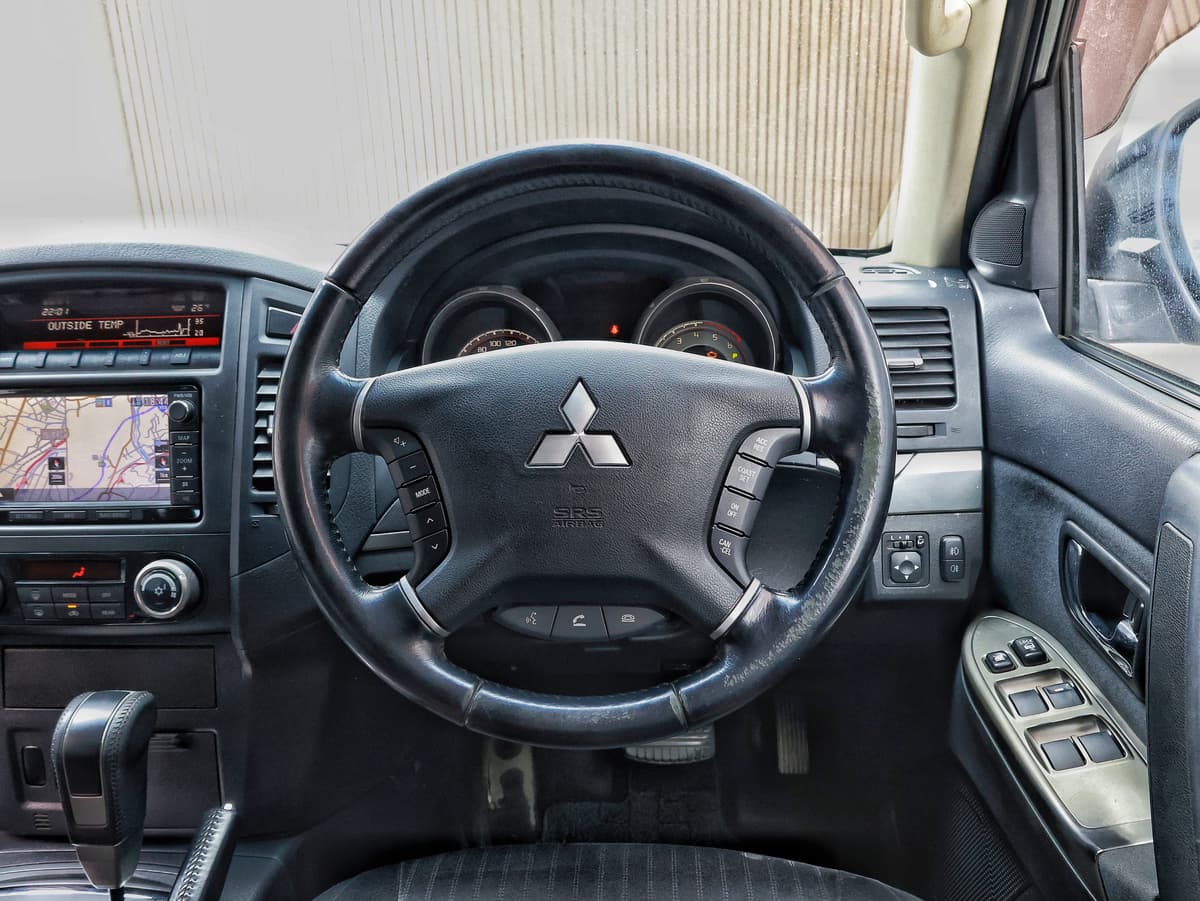 2013 Mitsubishi Pajero Long Exceed image-9