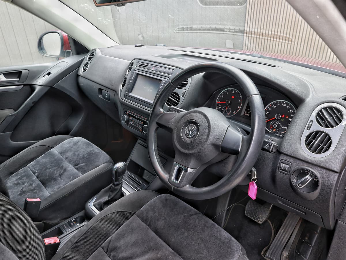 2012 Volkswagen Tiguan Sports & Style image-7