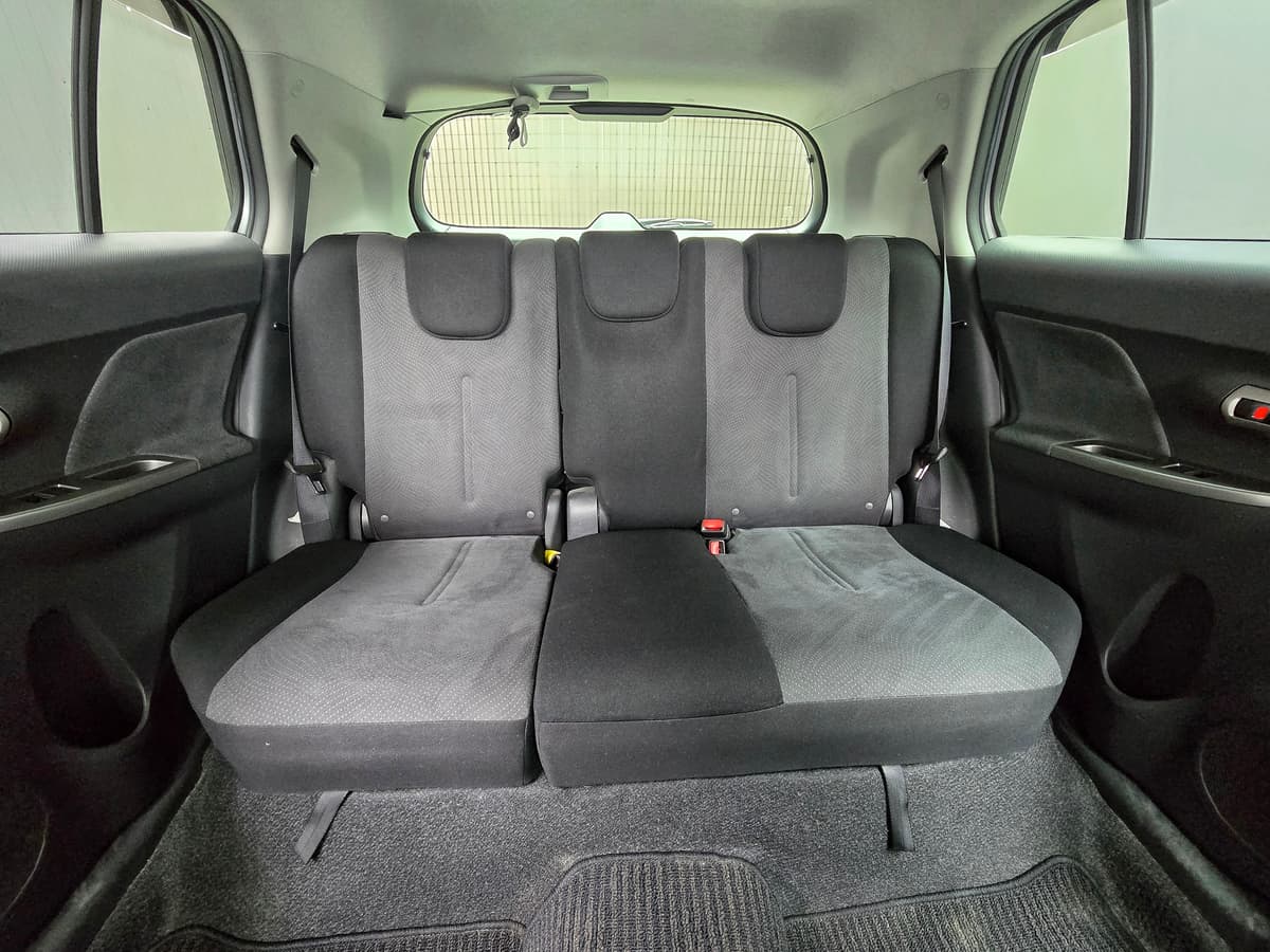 2013 Toyota IST 150X image-15