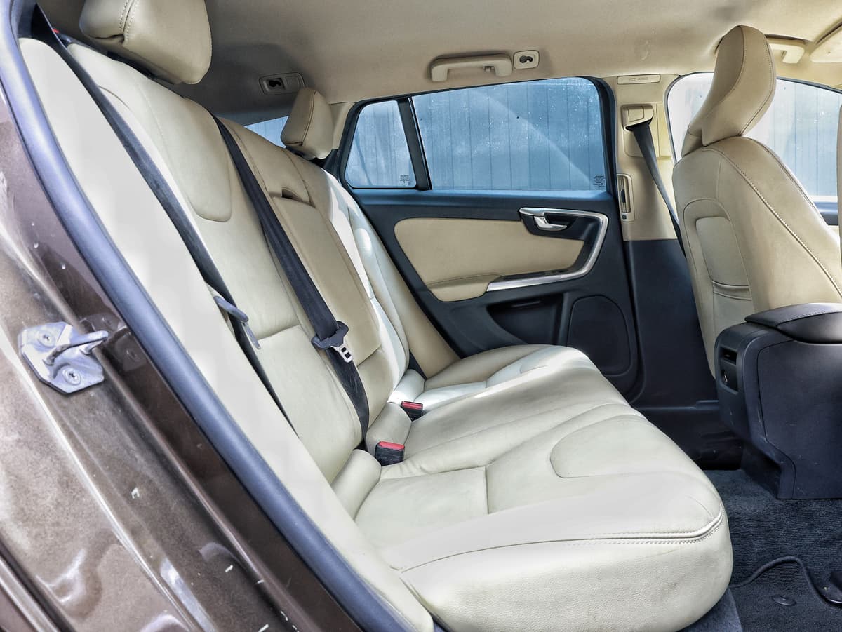 2017 Volvo V60 Cross Country D4 Se image-13