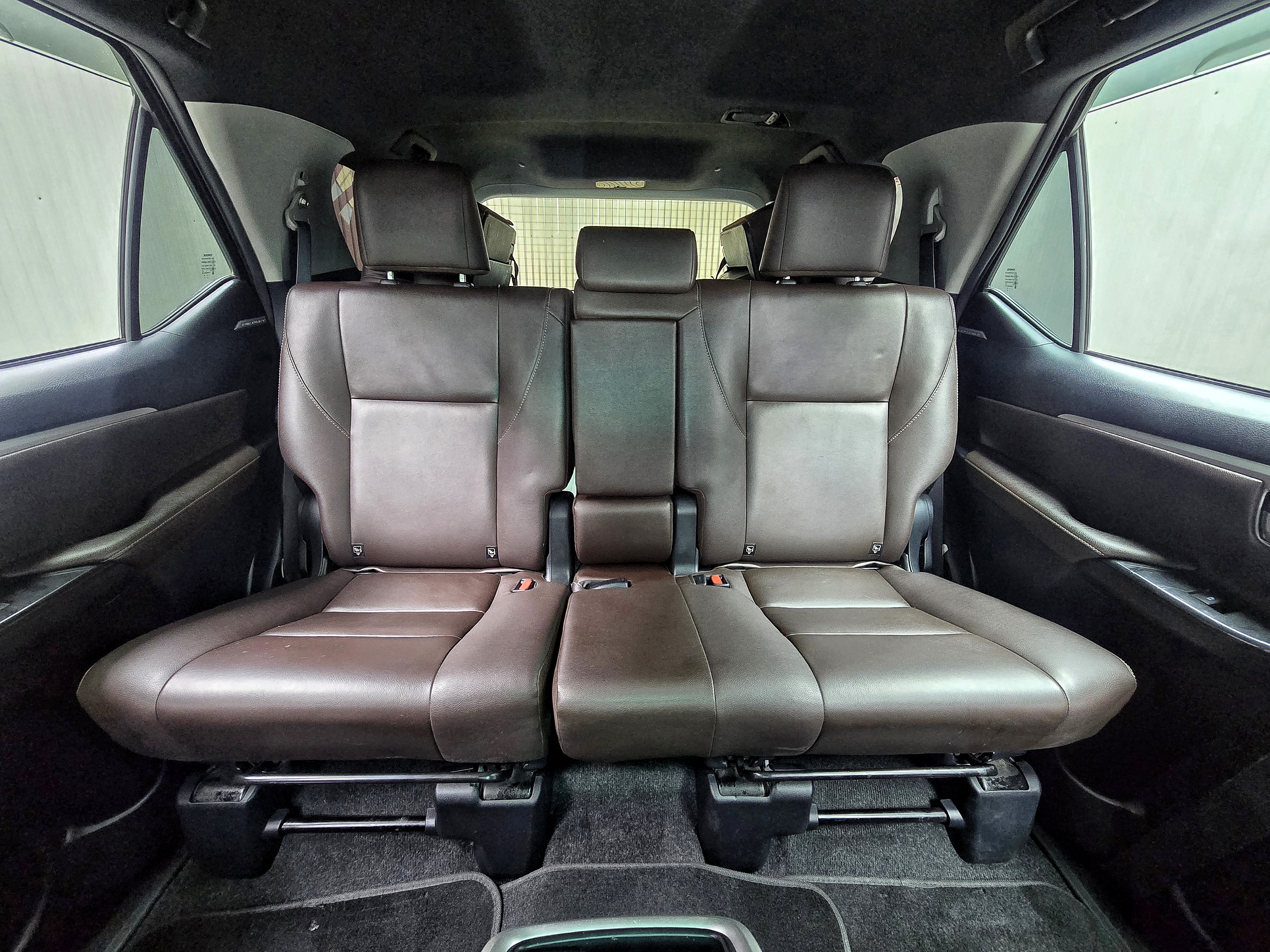 2017 Toyota Fortuner image-14