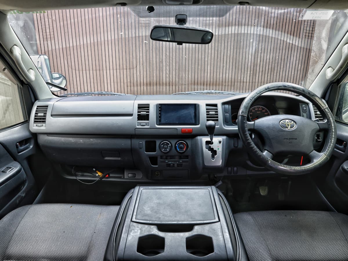 2012 Toyota Regius Van DX image-7