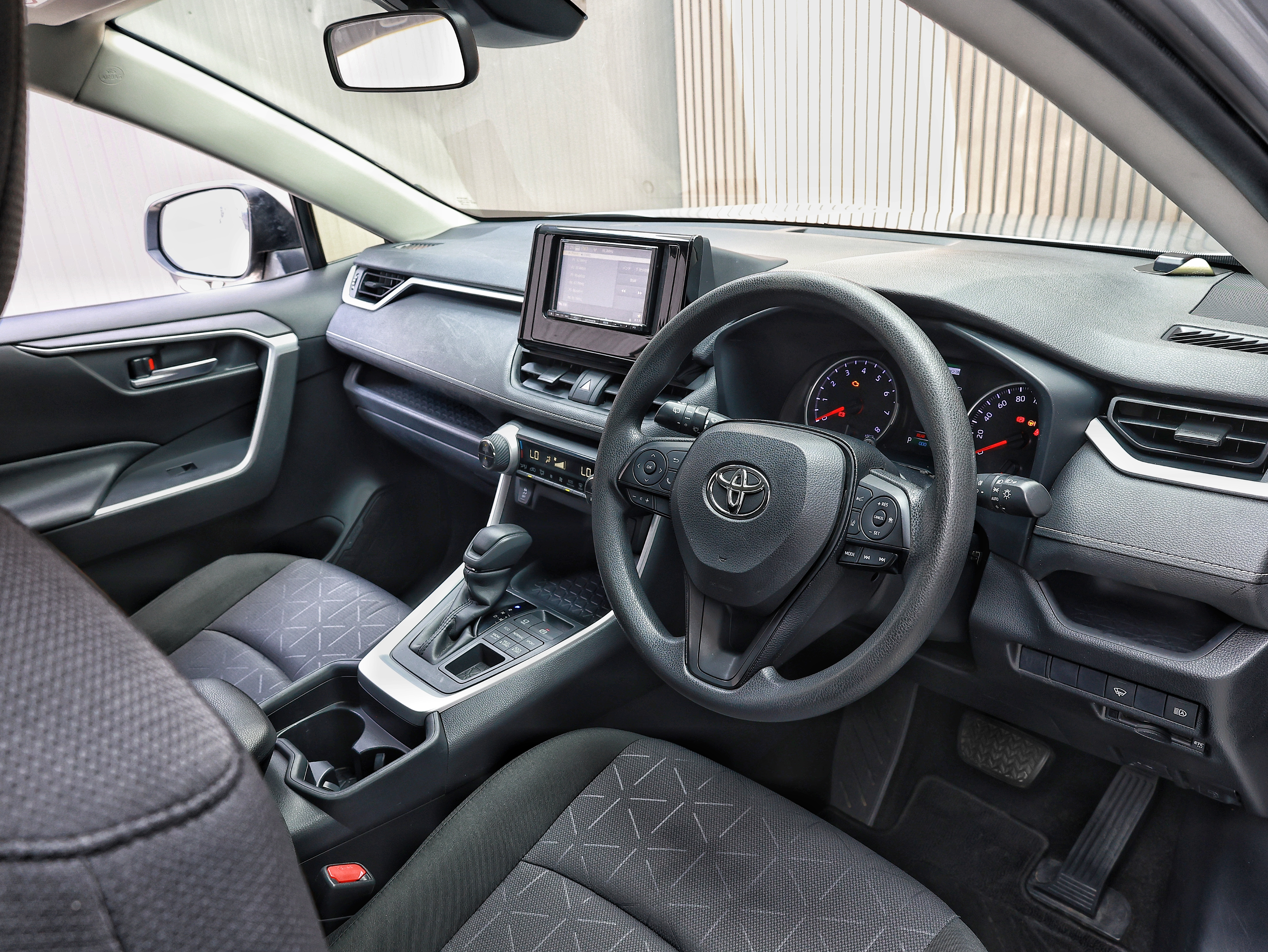2020 Toyota RAV-4 X image-8