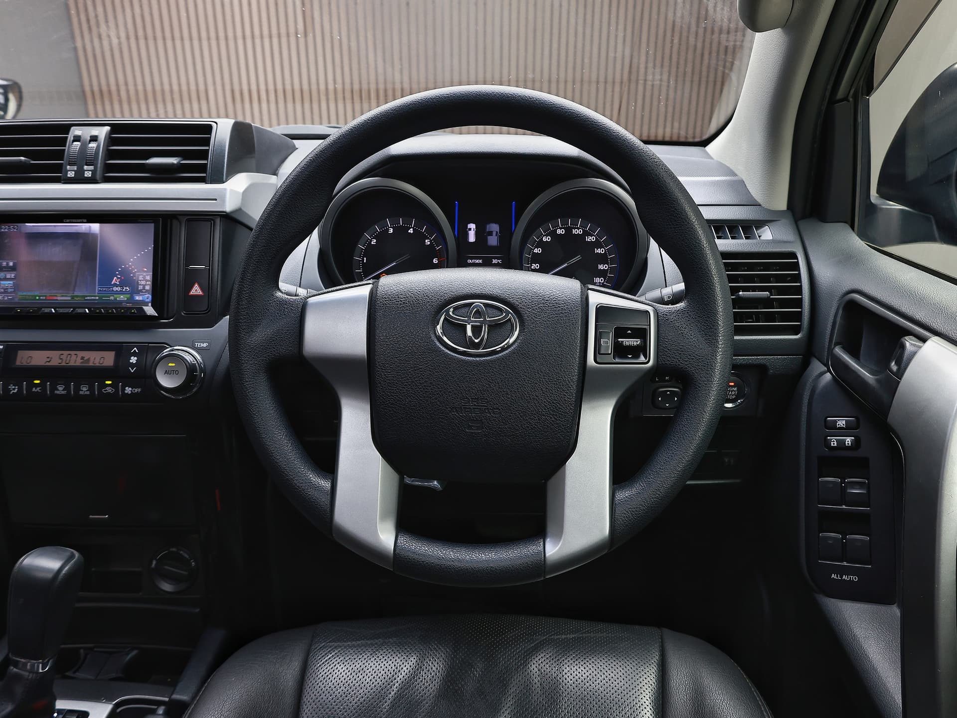 2013 Toyota Land Cruiser Prado TX image-9